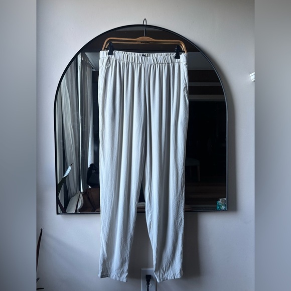EILEEN FISCHER | silk crepe pants | size small - Picture 3 of 9